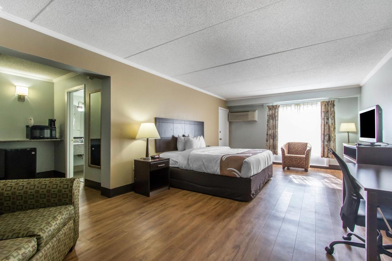 King Suite - Non-Smoking at Quality Inn Downtown Historic District