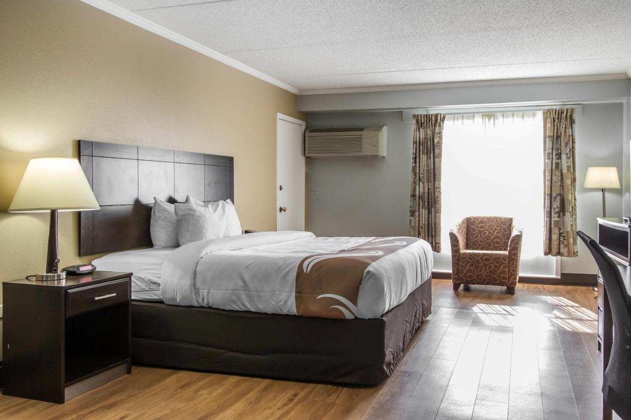 King Suite - Non-Smoking at Quality Inn Downtown Historic District