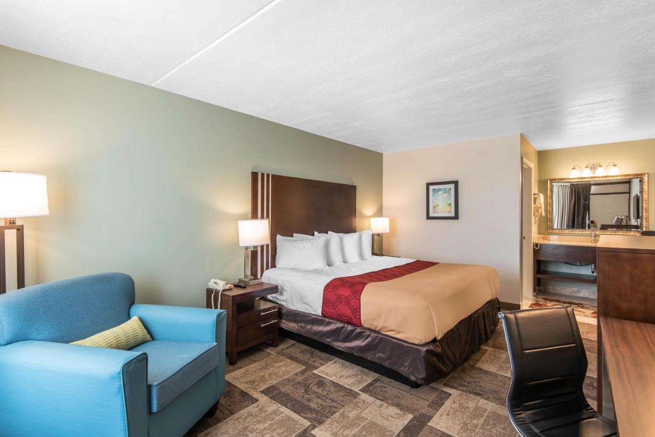 | Econo Lodge Oak Grove