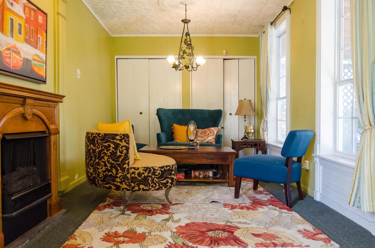 | Madame Isabelle's House