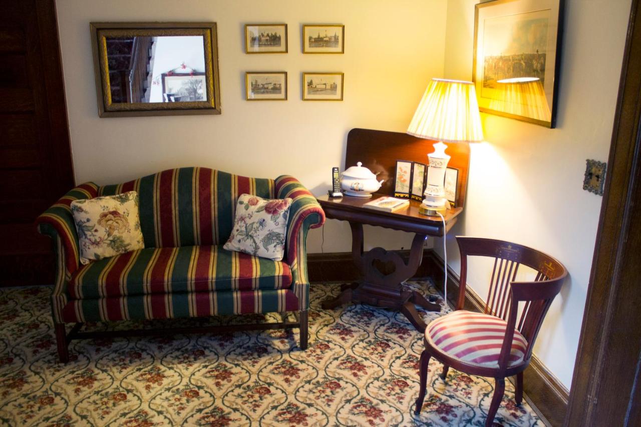 | Saravilla Bed & Breakfast