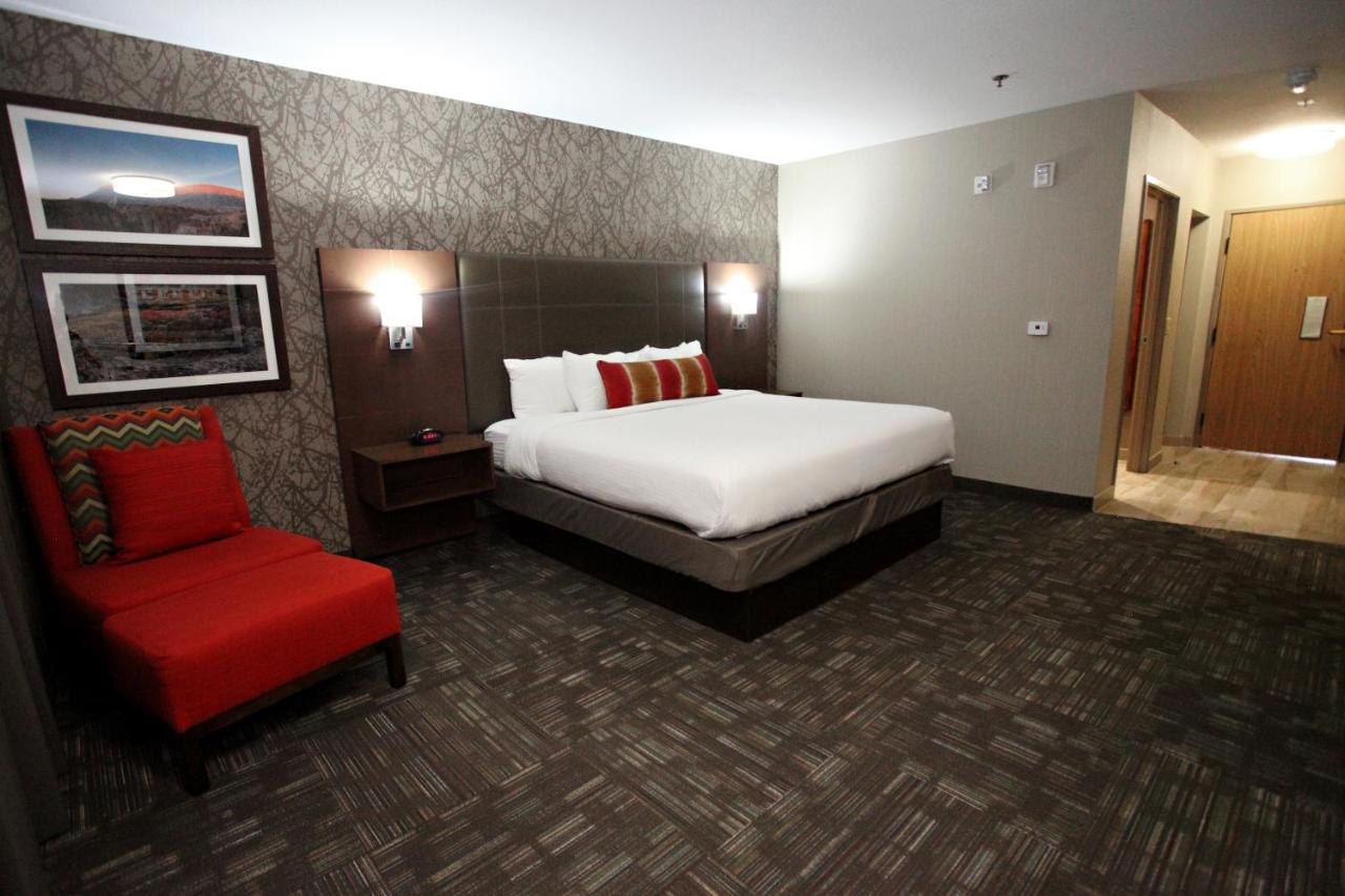 King Room with Bath Tub - Disability Access at Best Western Plus Cottontree Inn