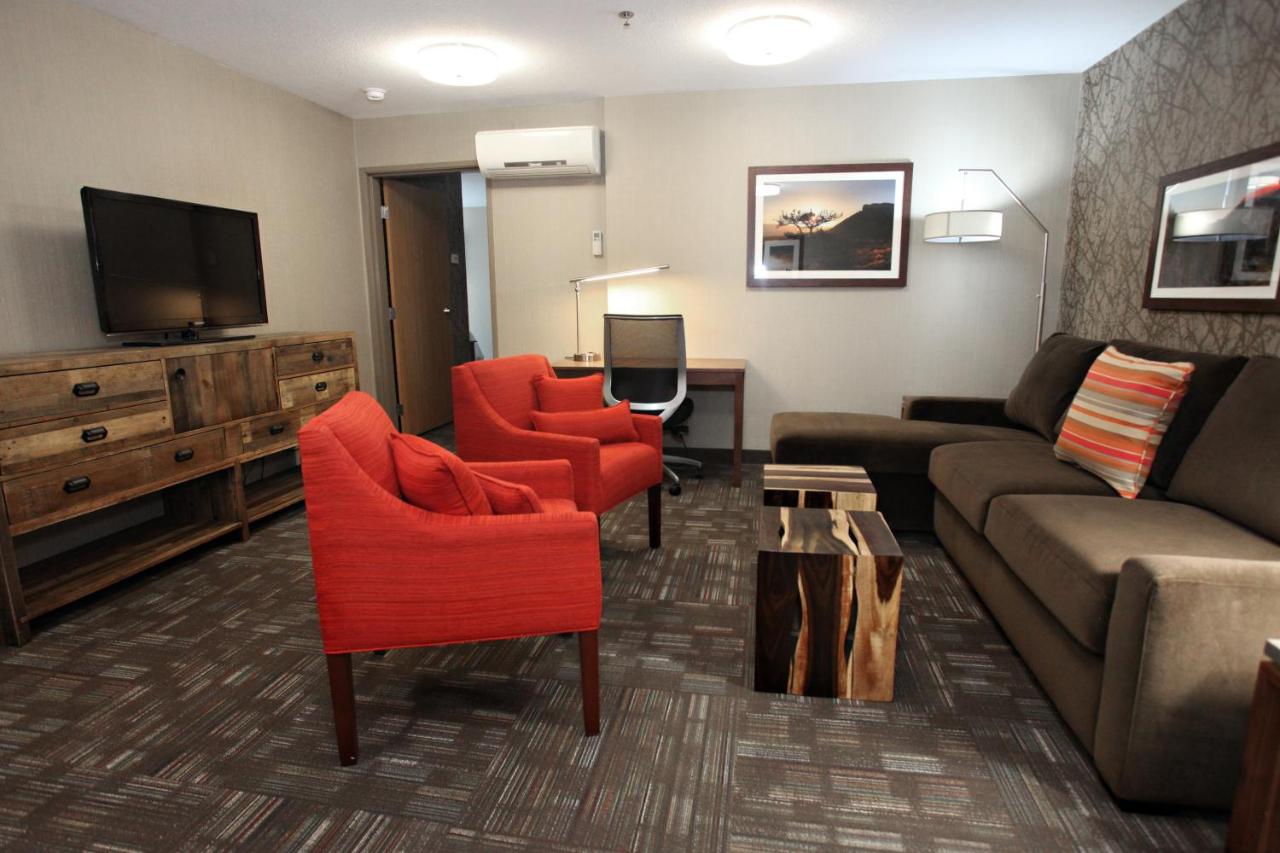 King Suite with Sofa Bed at Best Western Plus Cottontree Inn