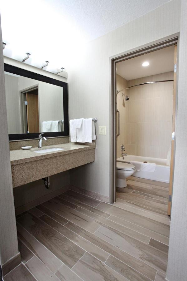 King Suite with Sofa Bed at Best Western Plus Cottontree Inn