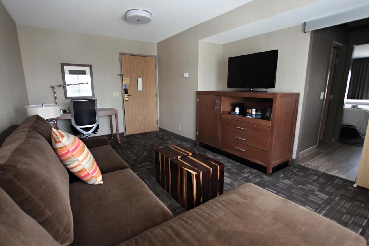 Queen Suite with Two Queen Beds and Sofa Bed at Best Western Plus Cottontree Inn