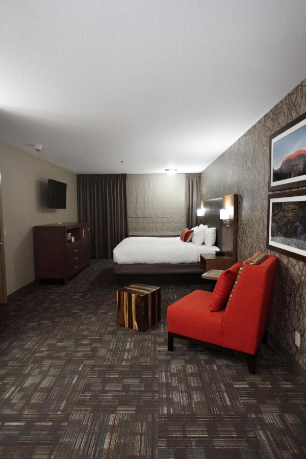 King Room with Bath Tub - Disability Access at Best Western Plus Cottontree Inn