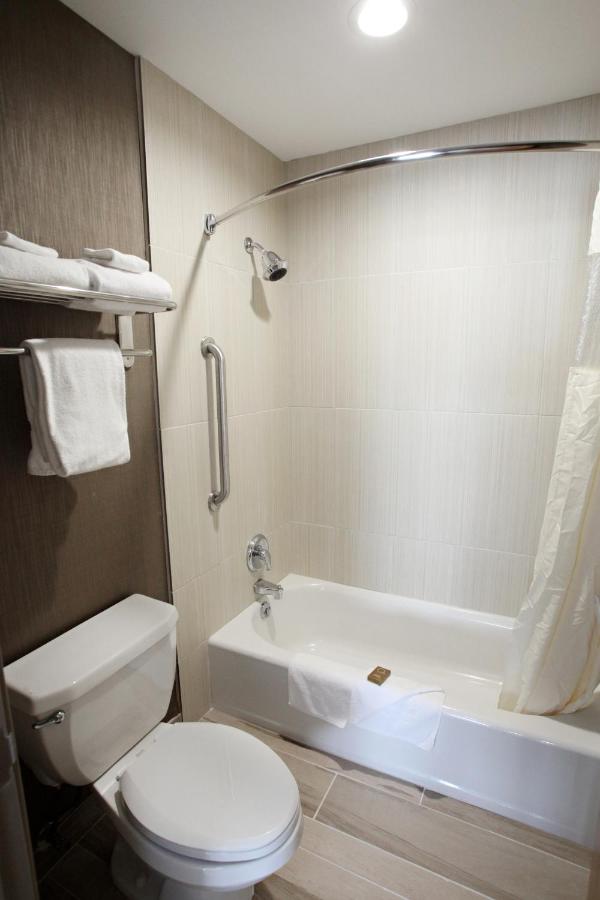 King Room with Sofa Bed at Best Western Plus Cottontree Inn
