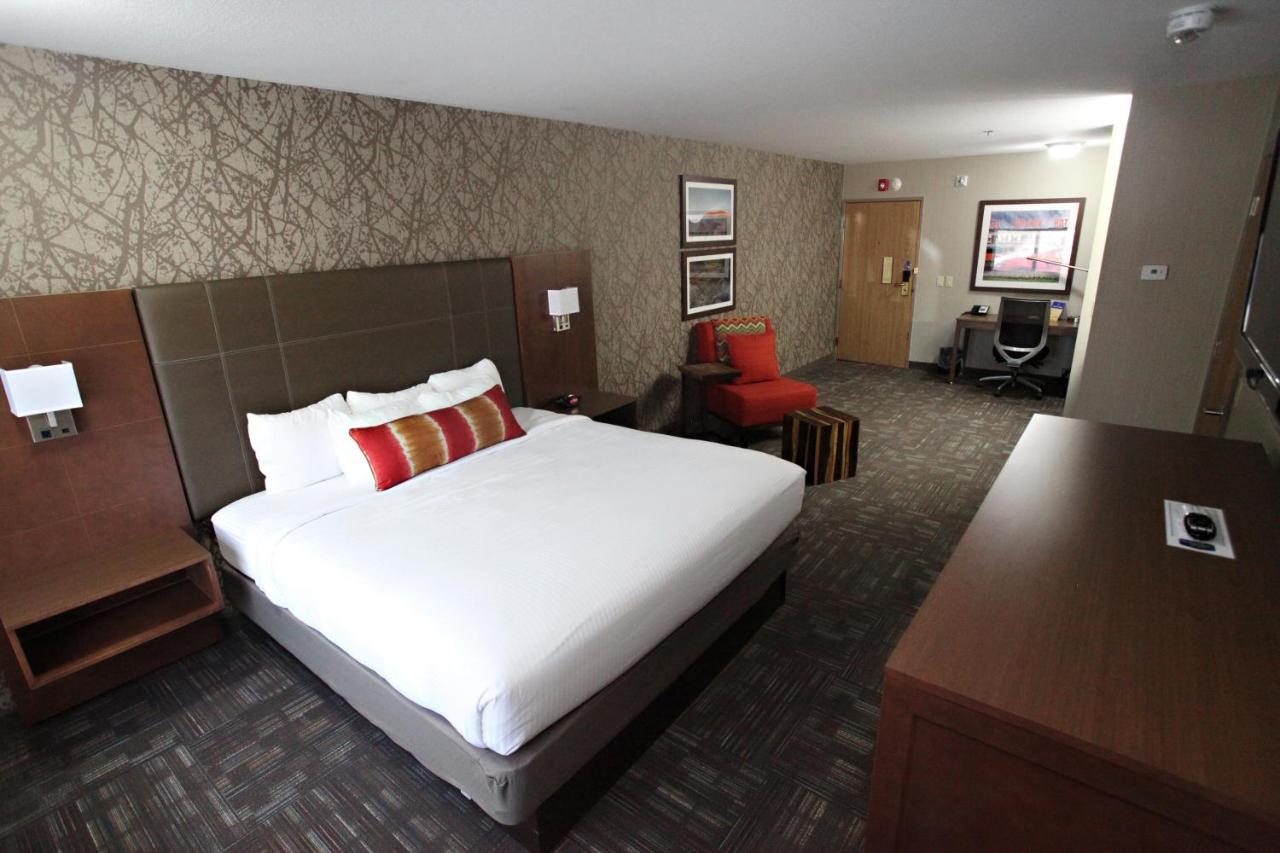 King Room with Bath Tub - Disability Access at Best Western Plus Cottontree Inn