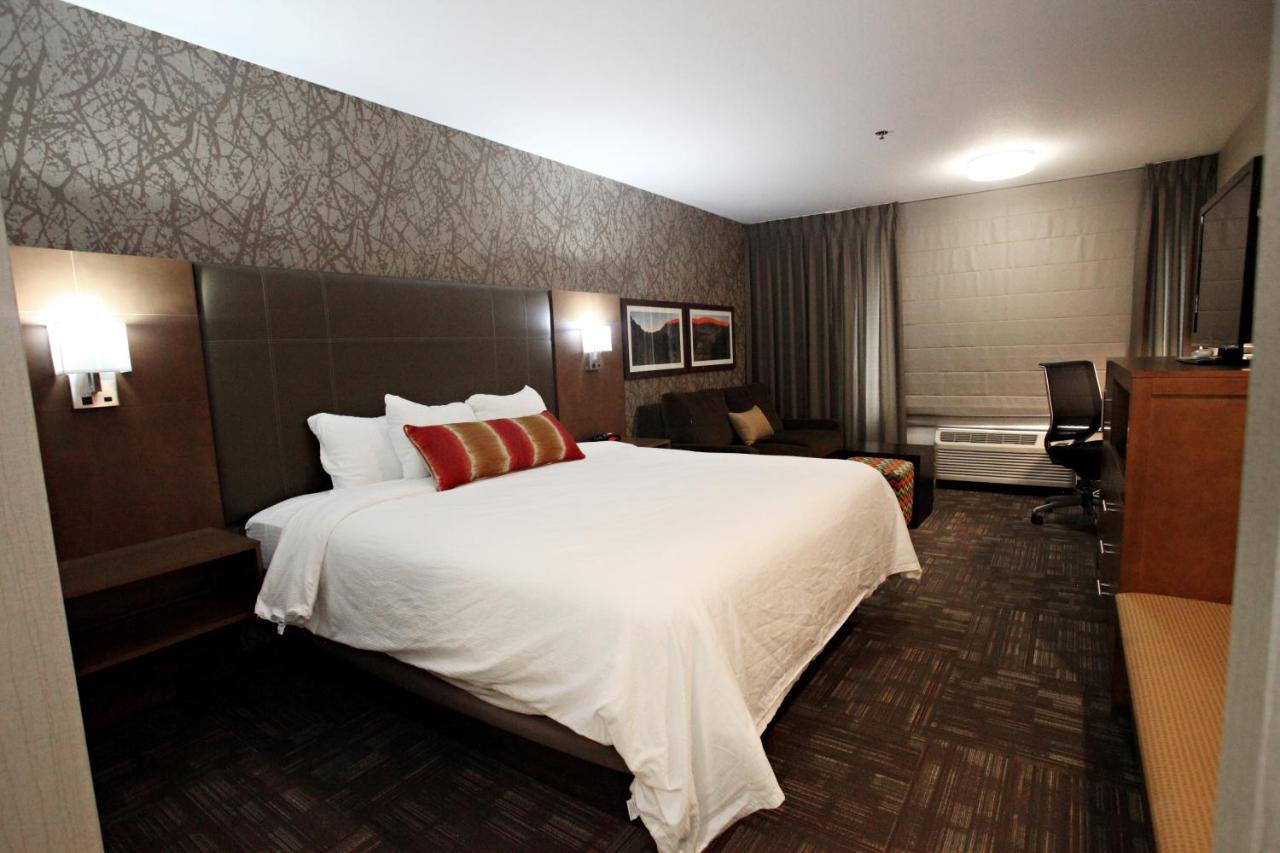 King Room with Sofa Bed at Best Western Plus Cottontree Inn