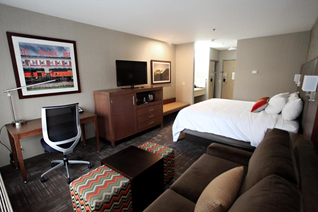 King Room with Sofa Bed at Best Western Plus Cottontree Inn
