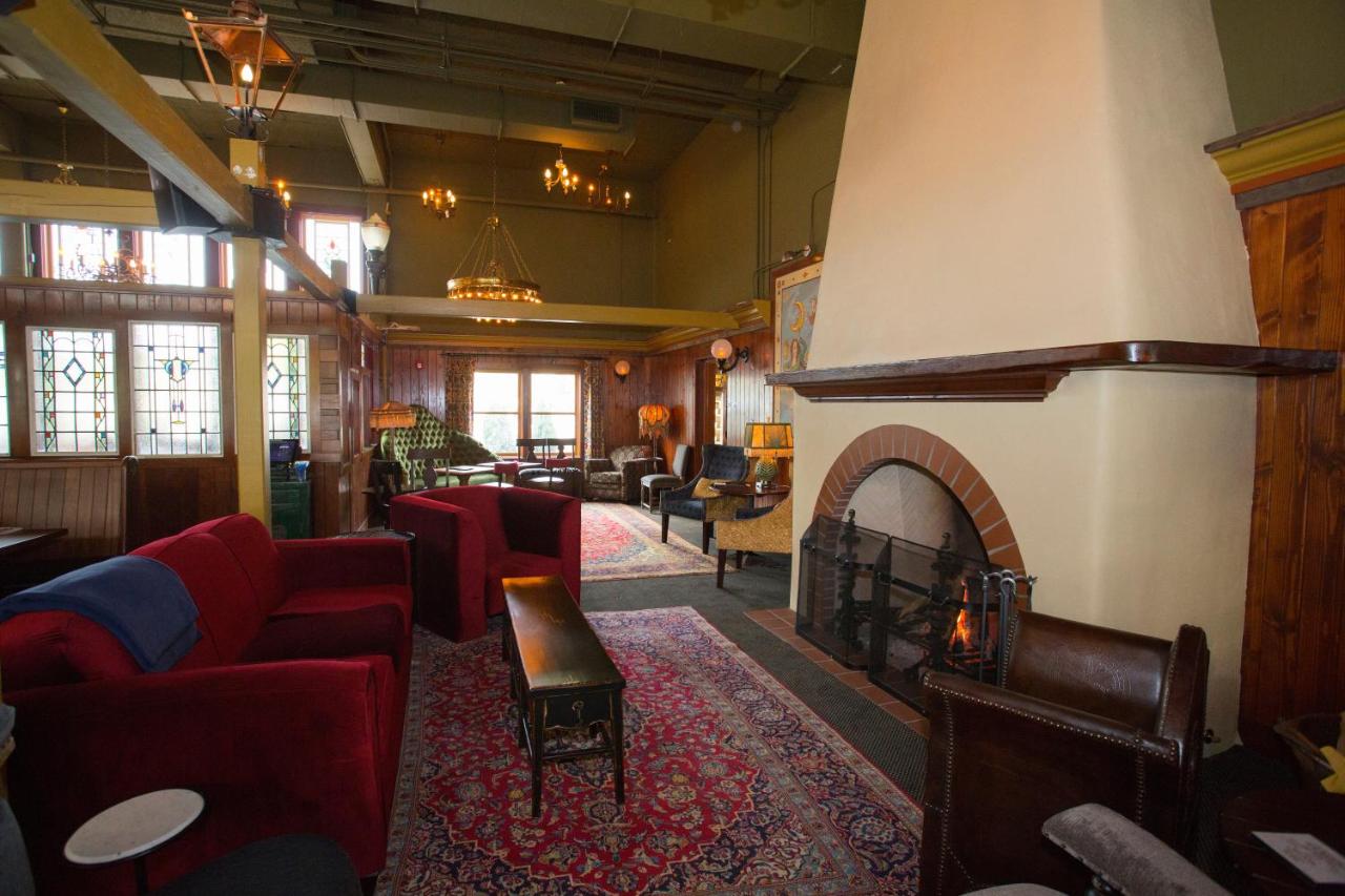 | McMenamins Anderson School