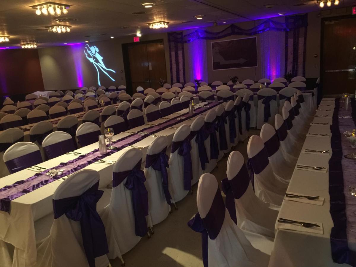 | Ramada by Wyndham Albert Lea