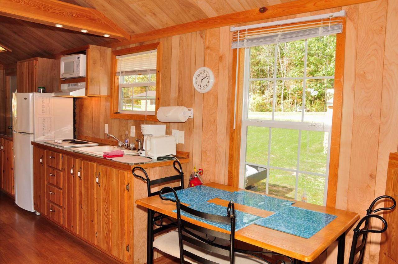 | Plymouth Rock Camping Resort Deluxe Cabin 16