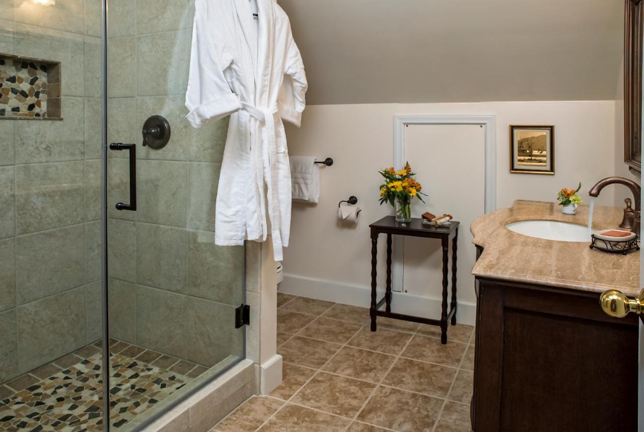 | Ravenscroft Inn