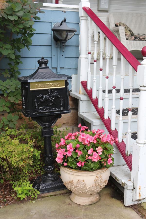 | Rose Heart Inn