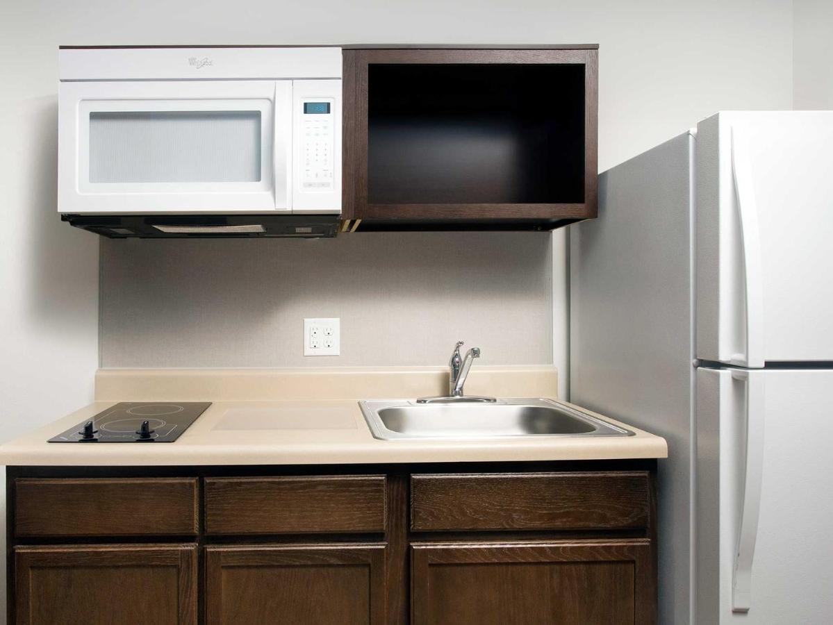 Standard Queen Room - Non-Smoking at WoodSpring Suites Fargo North Near NDSU