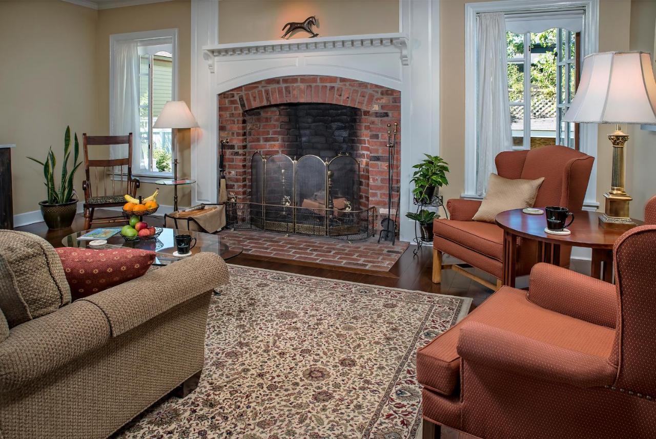 | Ravenscroft Inn
