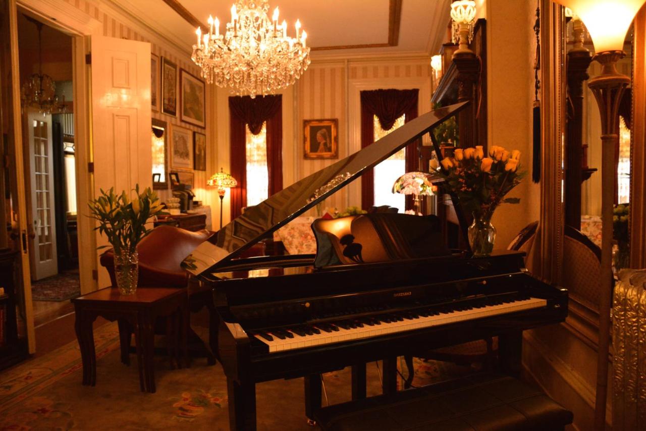 | Manayunk Chambers Guest House