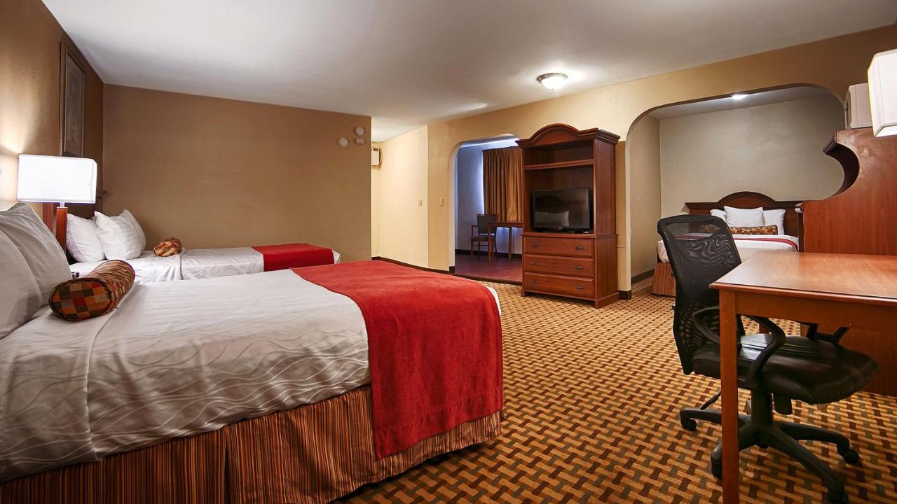 Queen Room with Two Queen Beds - Non-Smoking at Best Western Heritage Inn