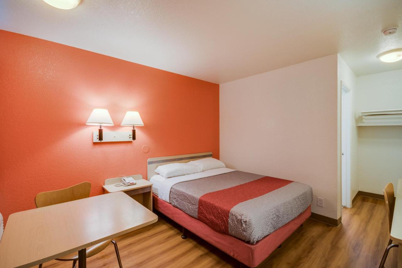 | Motel 6-Bellingham, WA