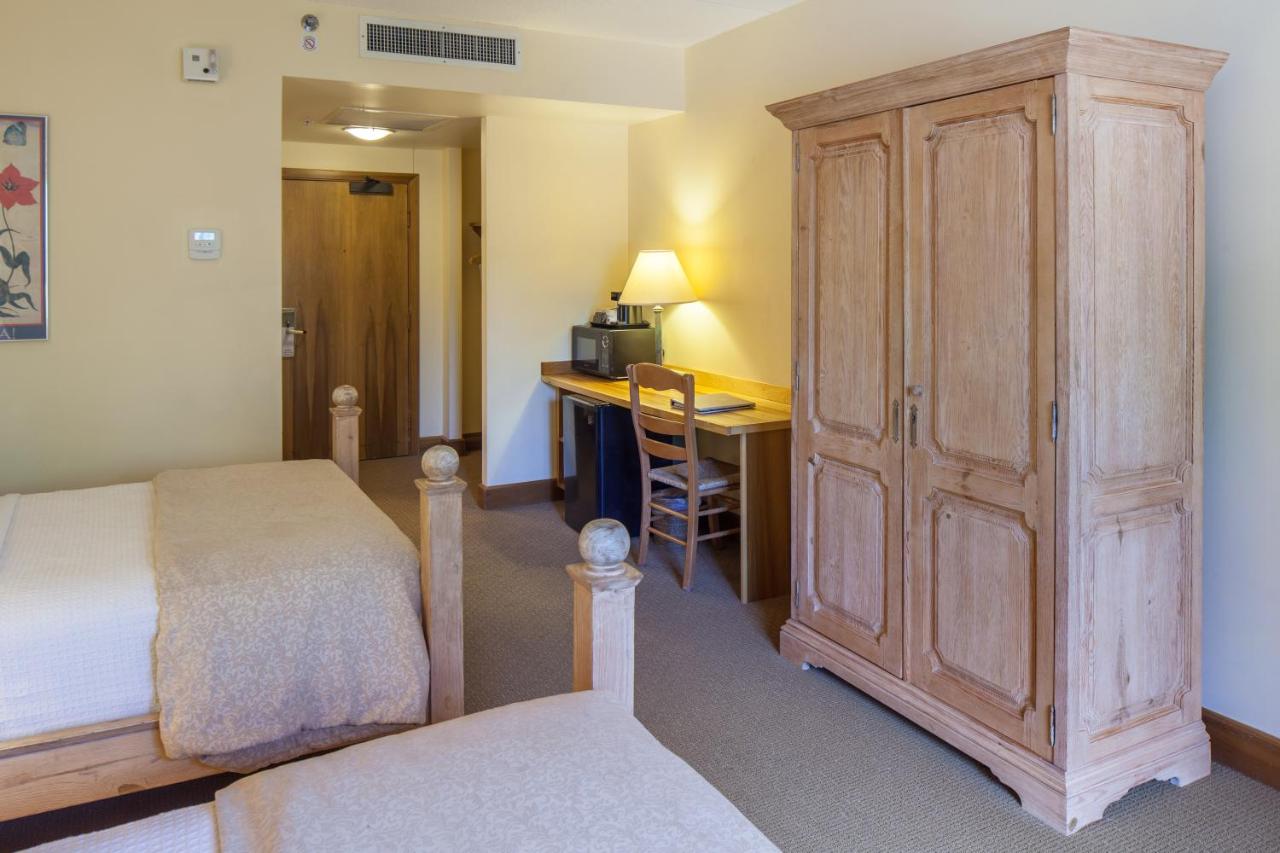  | New Harmony Inn Resort and Conference Center