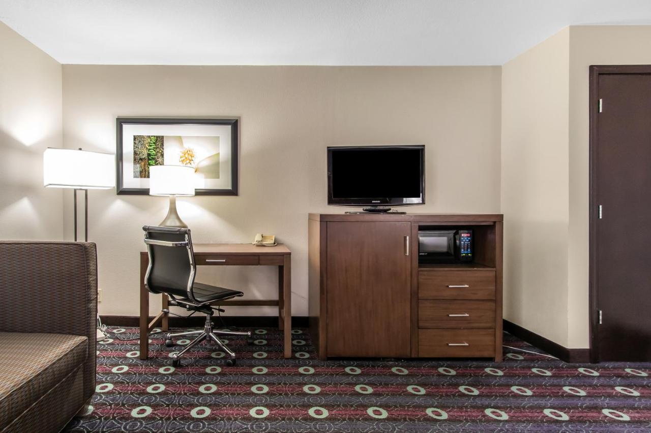 King Suite with Sofa Bed - Non-Smoking at Comfort Inn Tulsa Midtown