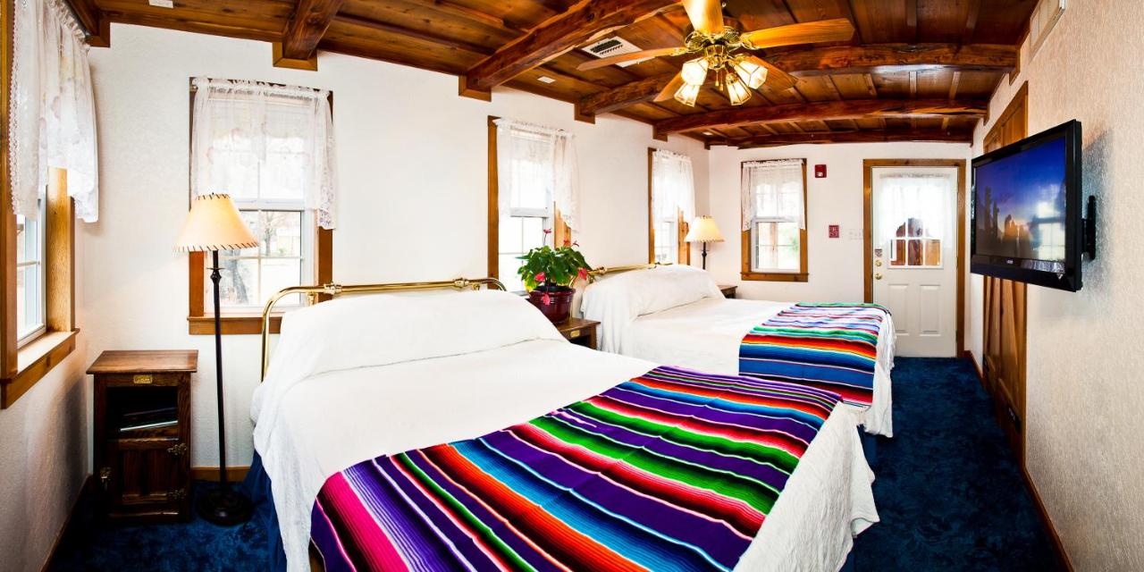 | Gruene Cottages