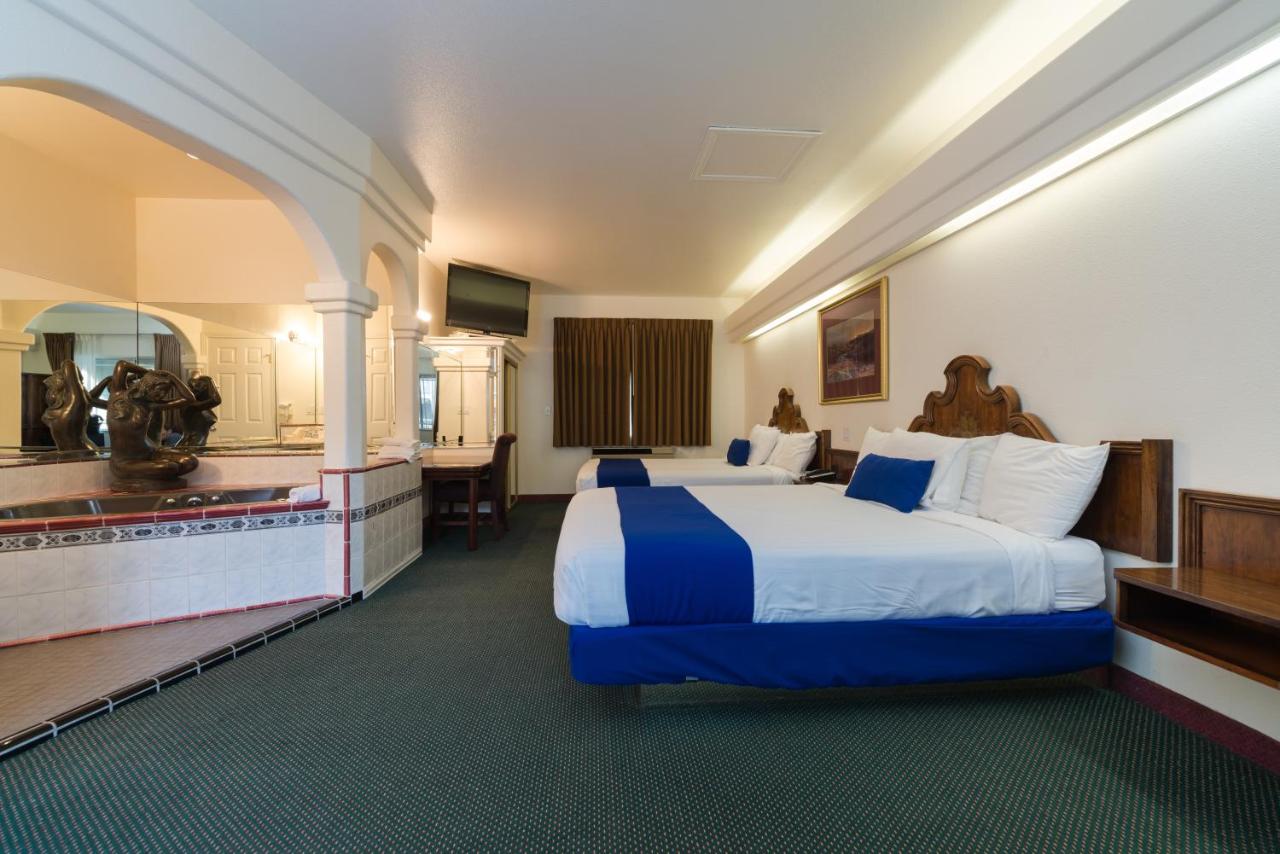 | Colony Inn
