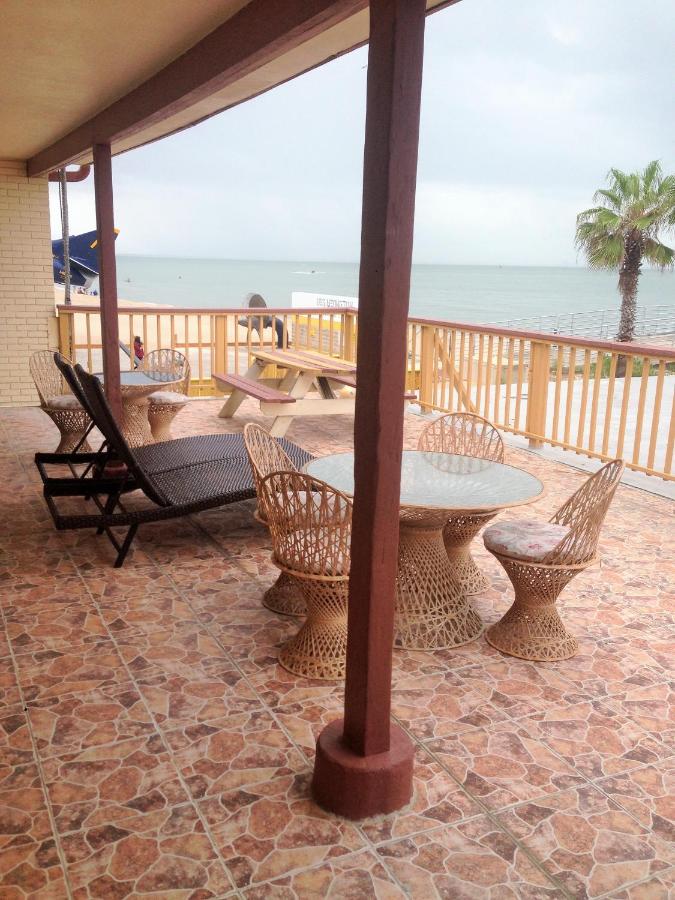 | Capri Beach Hotel