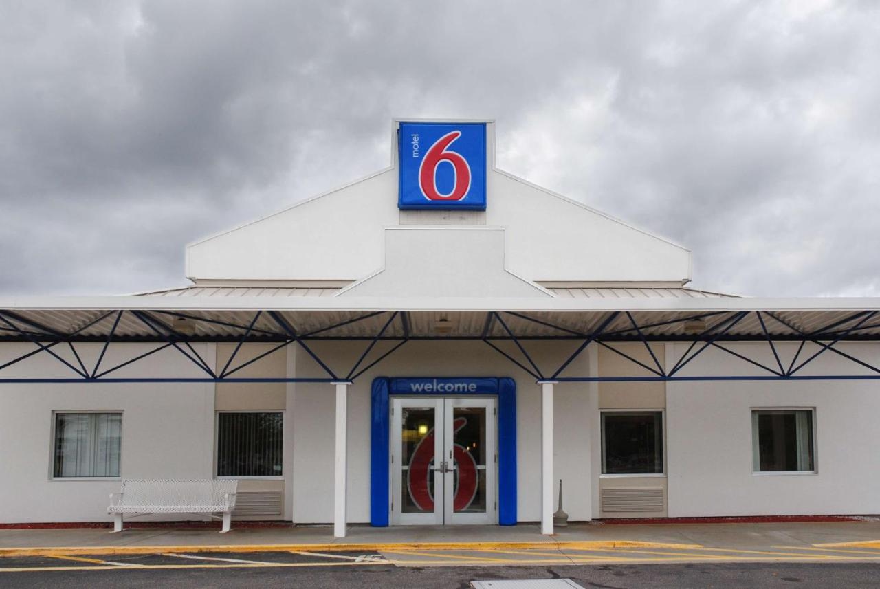 | Motel 6-Seekonk, MA - Providence East