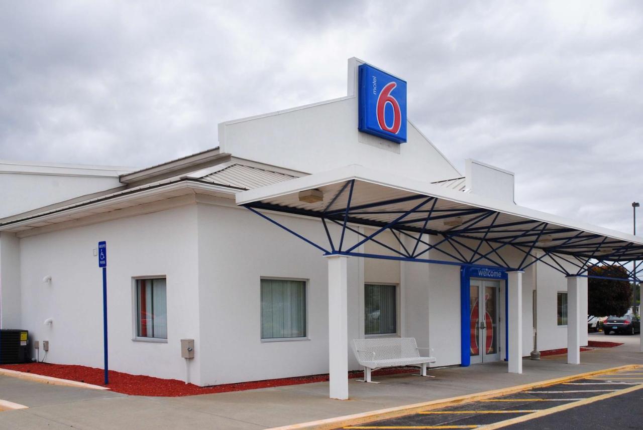 | Motel 6-Seekonk, MA - Providence East
