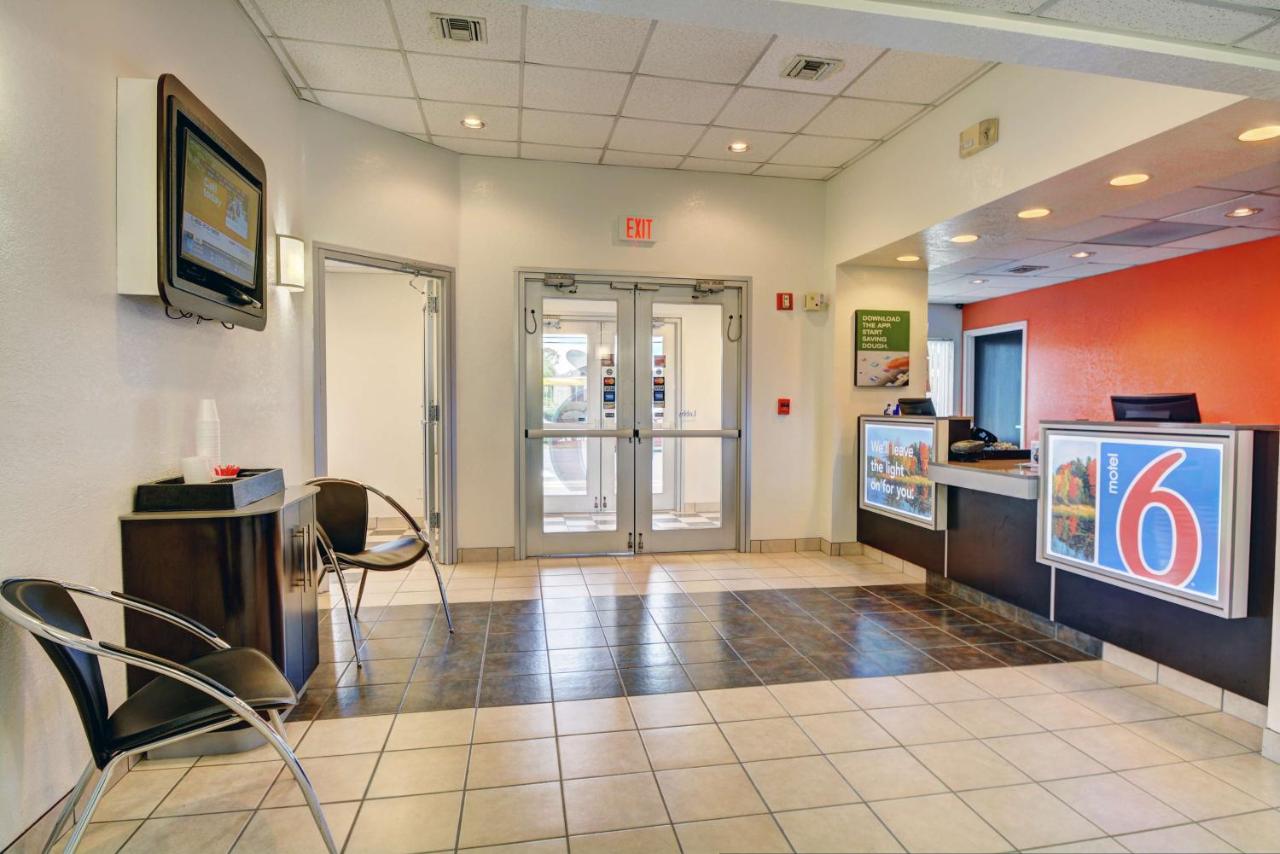 | Motel 6-Seekonk, MA - Providence East