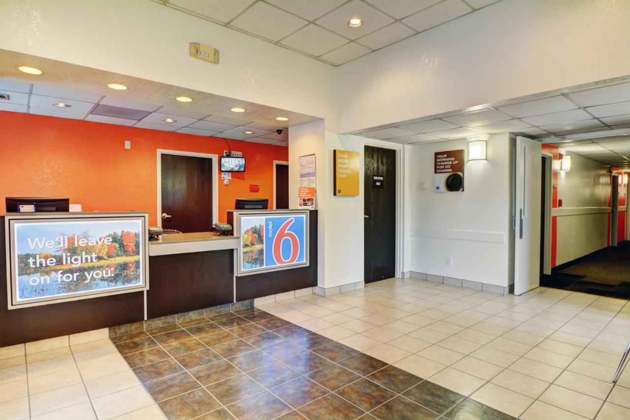 | Motel 6-Seekonk, MA - Providence East