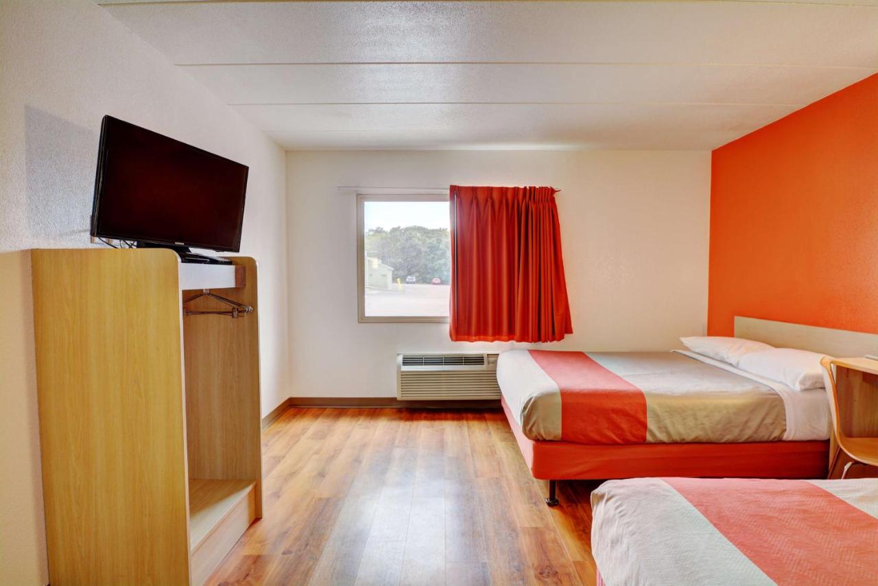 | Motel 6-Seekonk, MA - Providence East