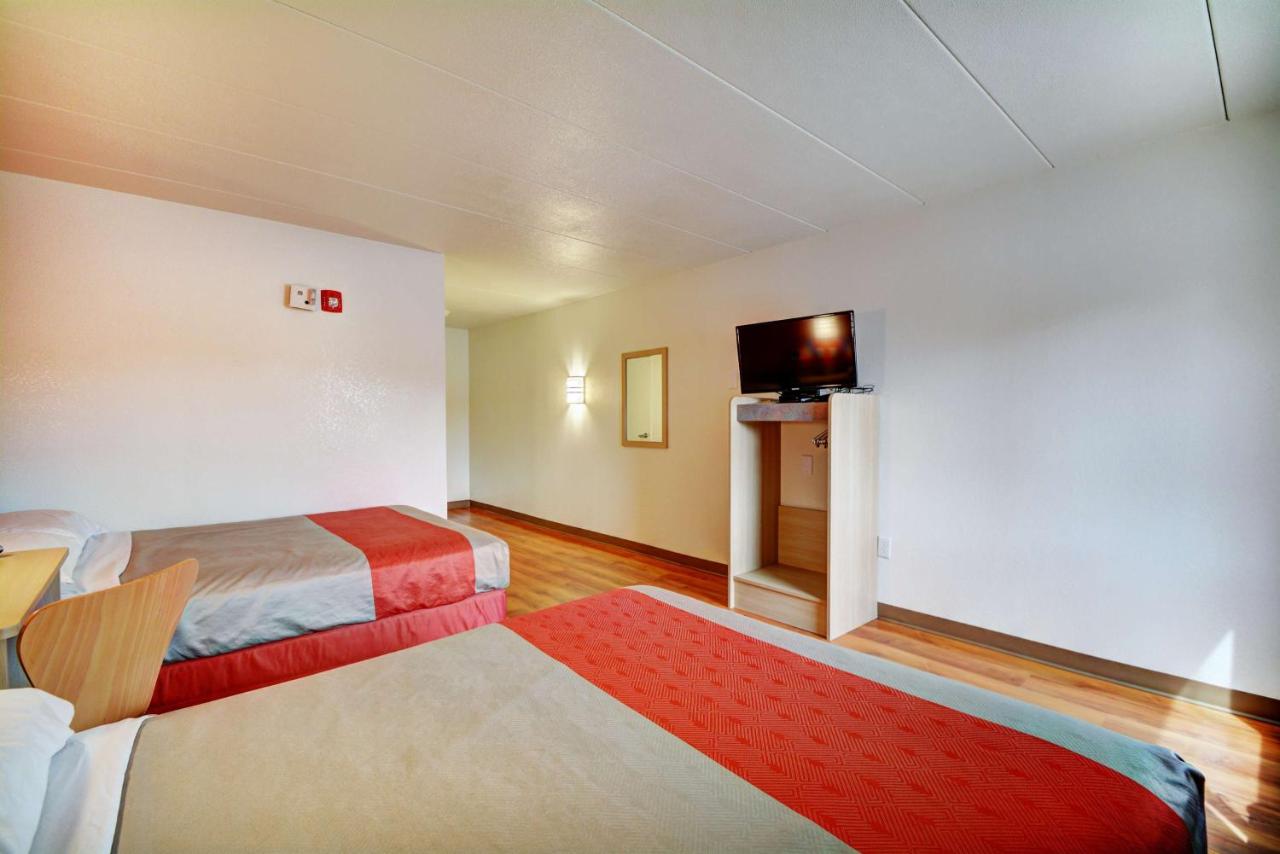 | Motel 6-Seekonk, MA - Providence East