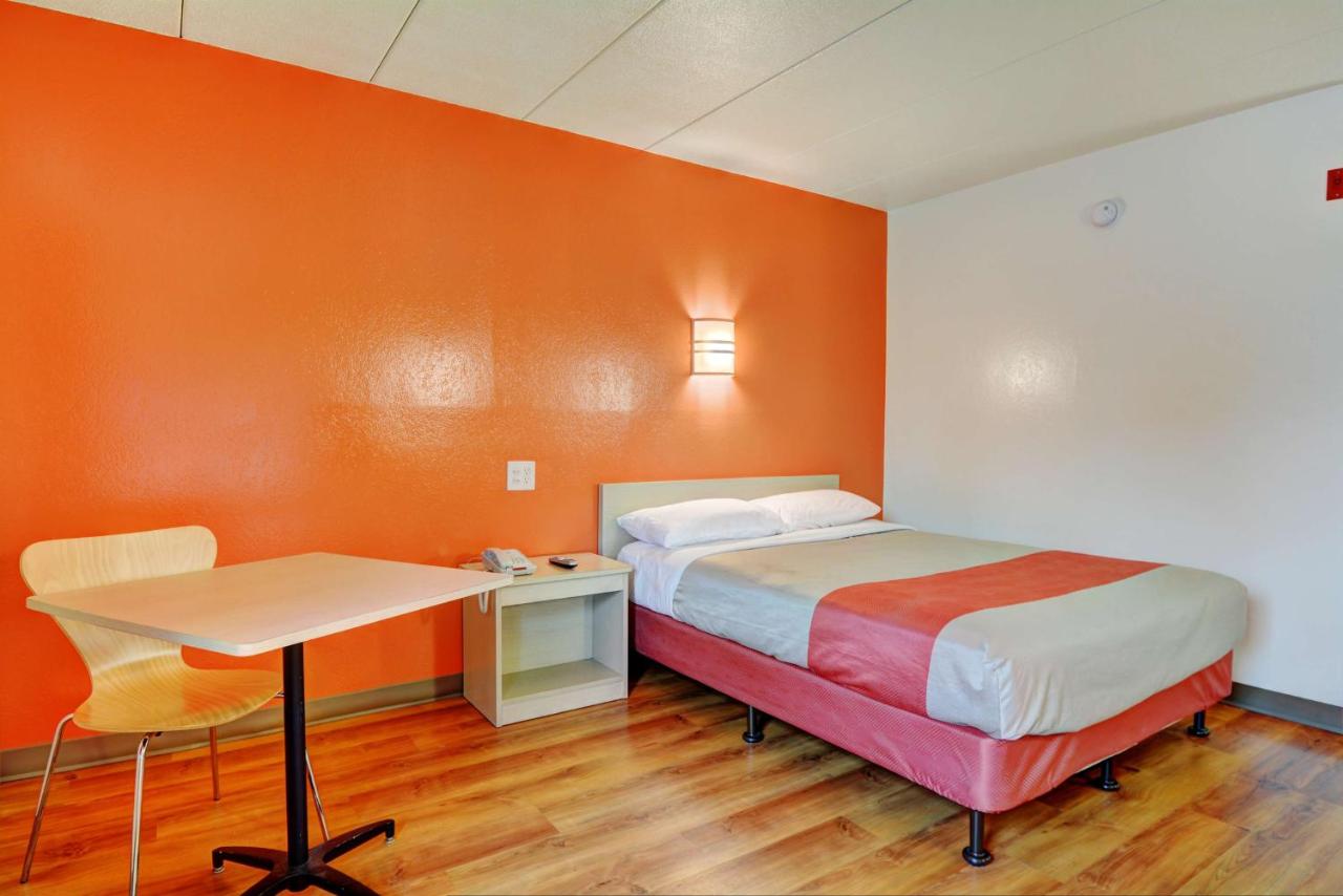| Motel 6-Seekonk, MA - Providence East