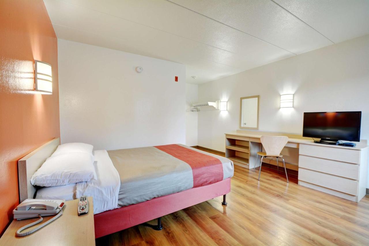 | Motel 6-Seekonk, MA - Providence East