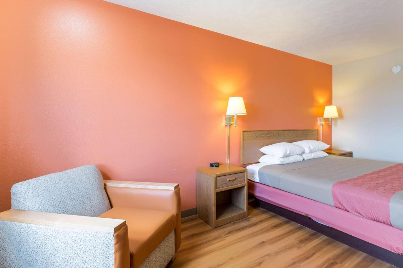 | Motel 6-Percival, IA
