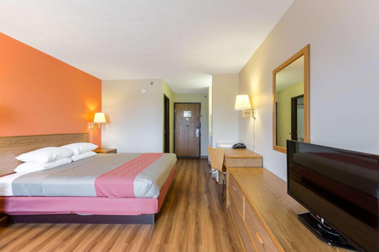 | Motel 6-Percival, IA