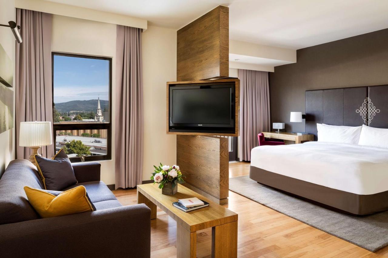 Loft King at ANDAZ NAPA, BY HYATT