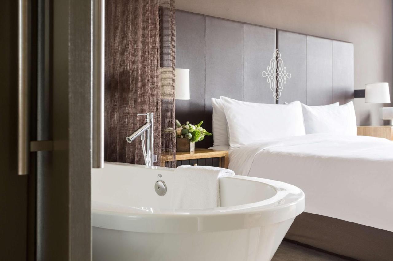 Andaz Junior Suite at ANDAZ NAPA, BY HYATT