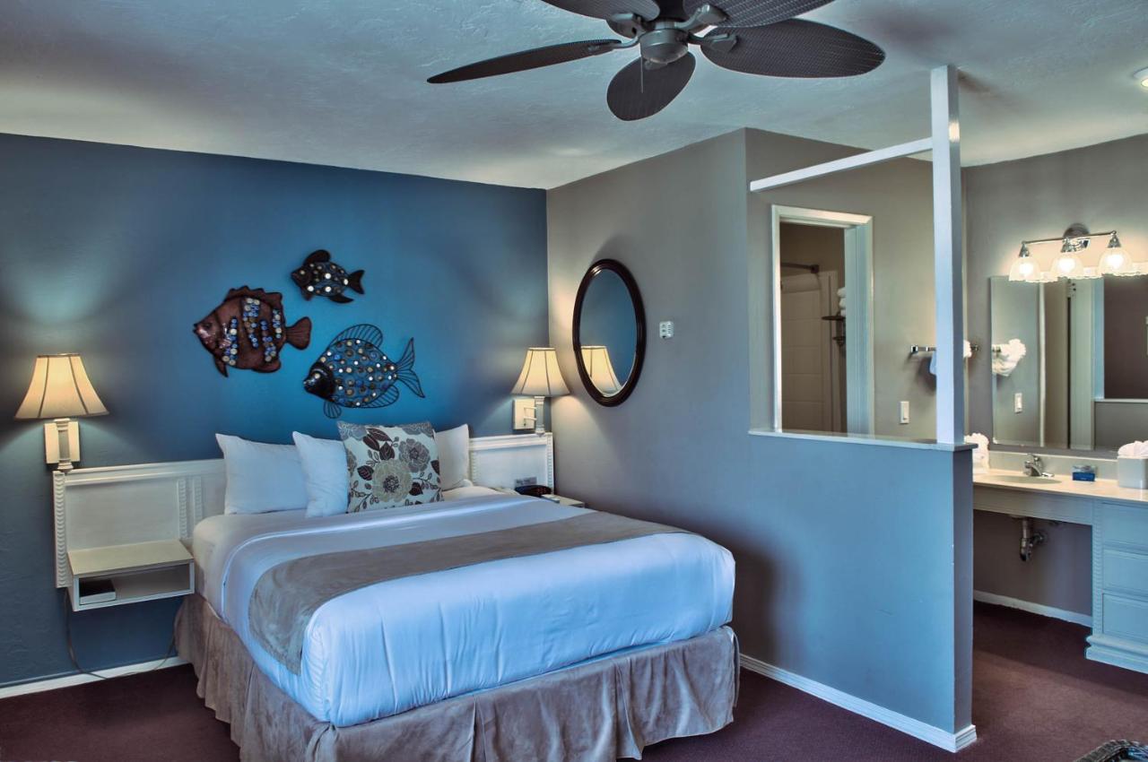 | Lovers Point Inn