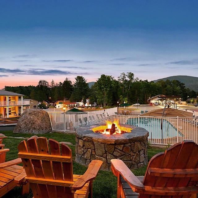 | Super 8 by Wyndham Lake George/Downtown