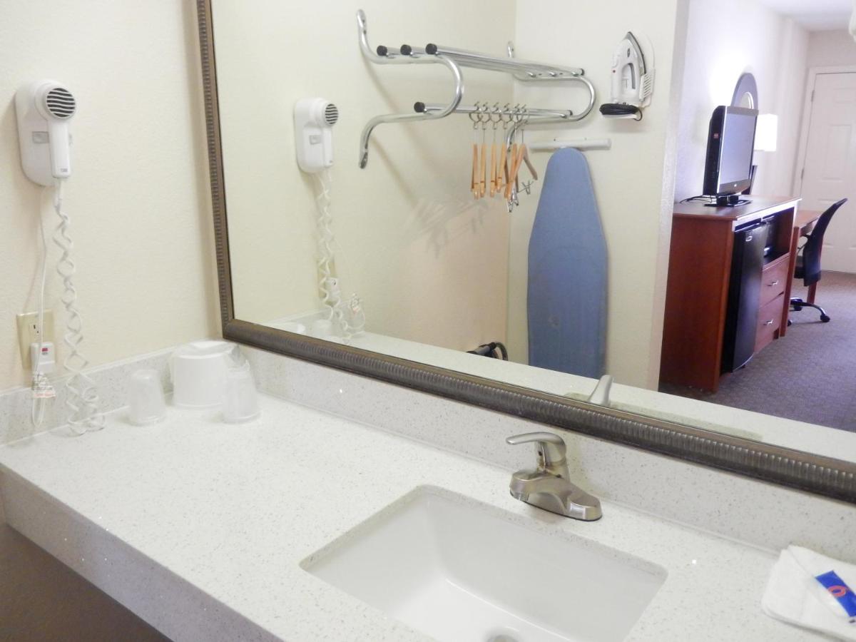 | Motel 6-Luling, LA