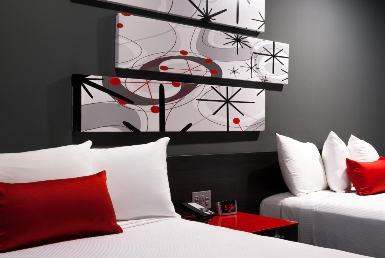 | Astro Pasadena Hotel
