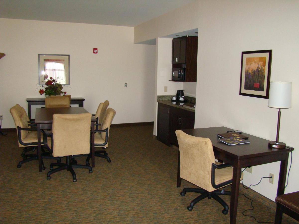 Presidential Suite at Holiday Inn Express & Suites Oro Valley-Tucson North by IHG
