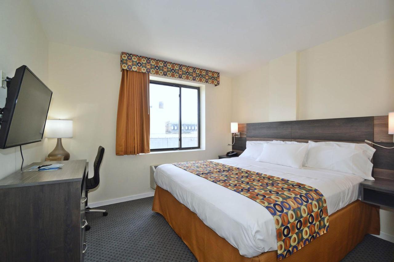 Deluxe Suite at Bogart Hotel