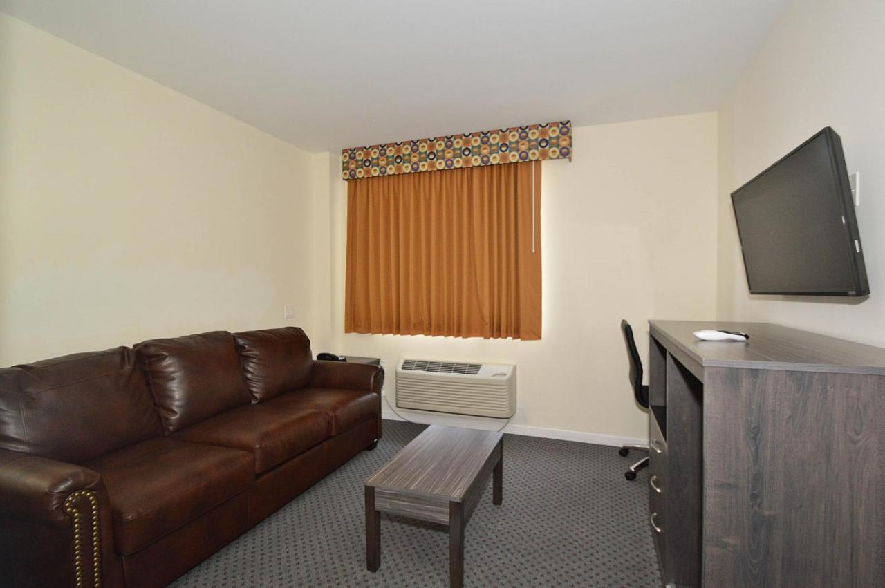 Deluxe Suite at Bogart Hotel