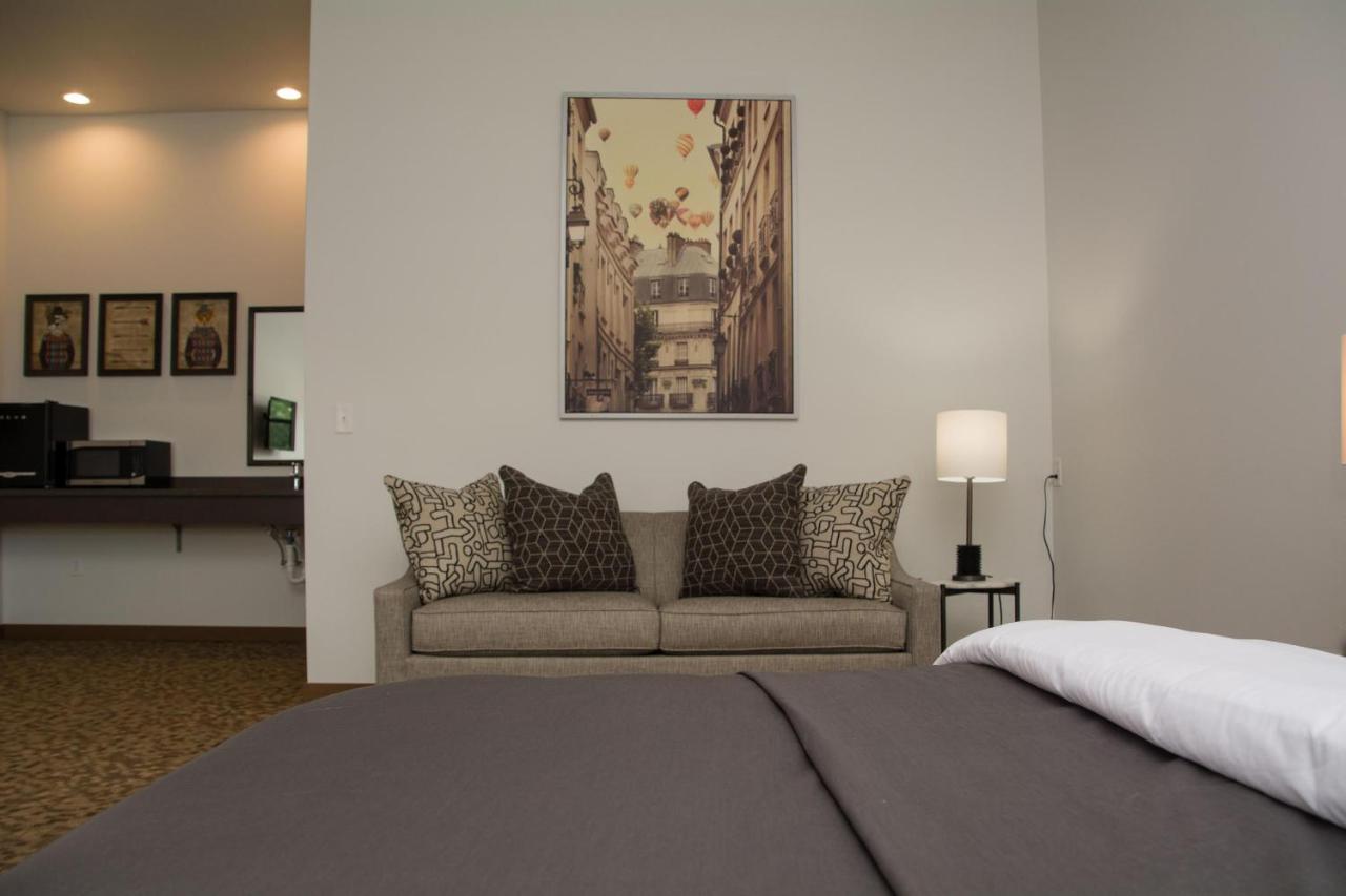 King Room with Sofa Bed at Okoboji Commons Hotel