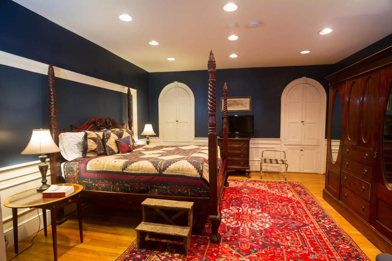 | The Inn at Lincoln Square